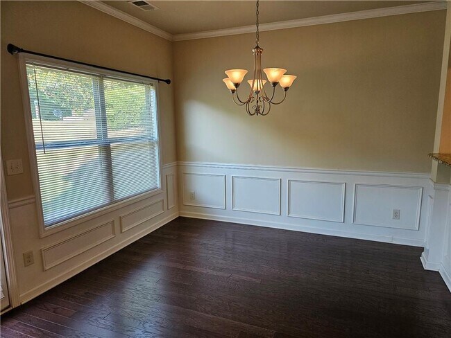 Building Photo - 5043 Glencliff Dr
