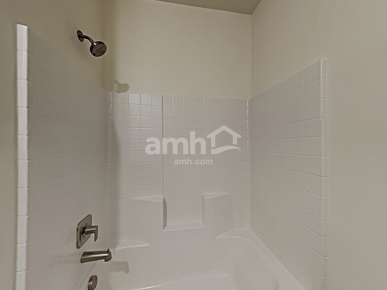 Building Photo - 9415 W Chino St