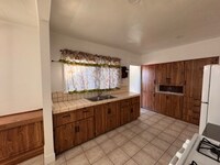 Building Photo - 1100 W 48th St