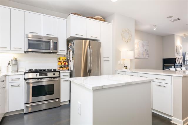 Building Photo - 4100 Travis St