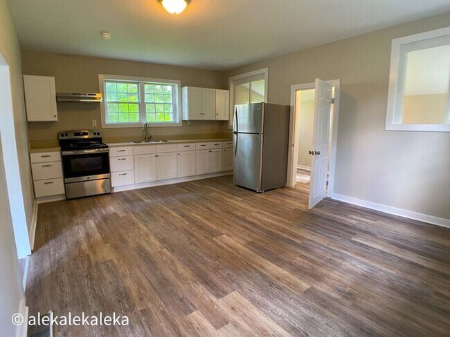 Building Photo - Julian 4 Bedroom, 2 Bathrooms Incredible F...