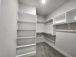 Building Photo - 9710 Tuffly St