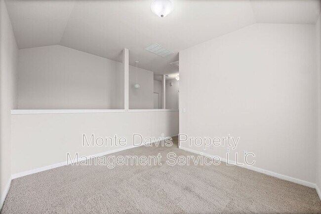 Building Photo - 336 Celery Loop