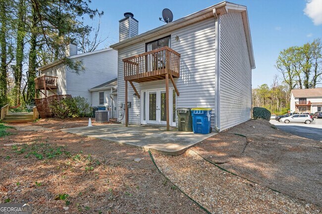 Building Photo - 1 Fairway Dr