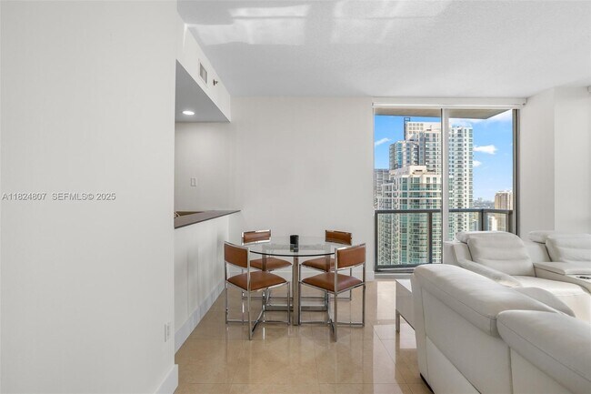 Building Photo - 1060 Brickell Ave