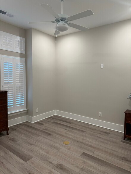 Building Photo - 1725 Coburn St