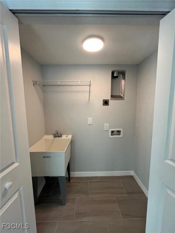 Building Photo - 5635 Genesee Pkwy