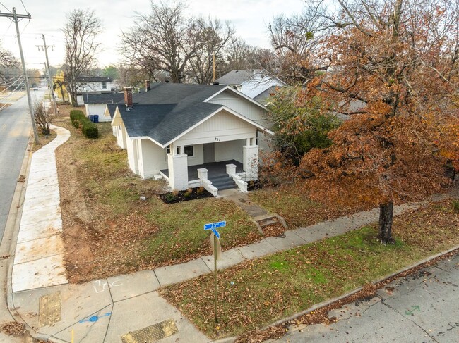 Primary Photo - Freshly Updated 3 Bedroom House