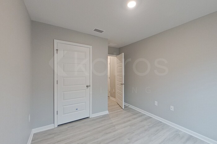 Building Photo - 373 Monarch Ln