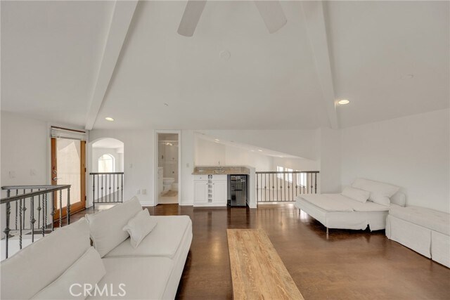 Building Photo - 611 9th St