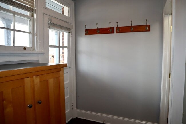 Building Photo - THIS IS THE ONE 2 Bedroom 2 Bath Condo in ...