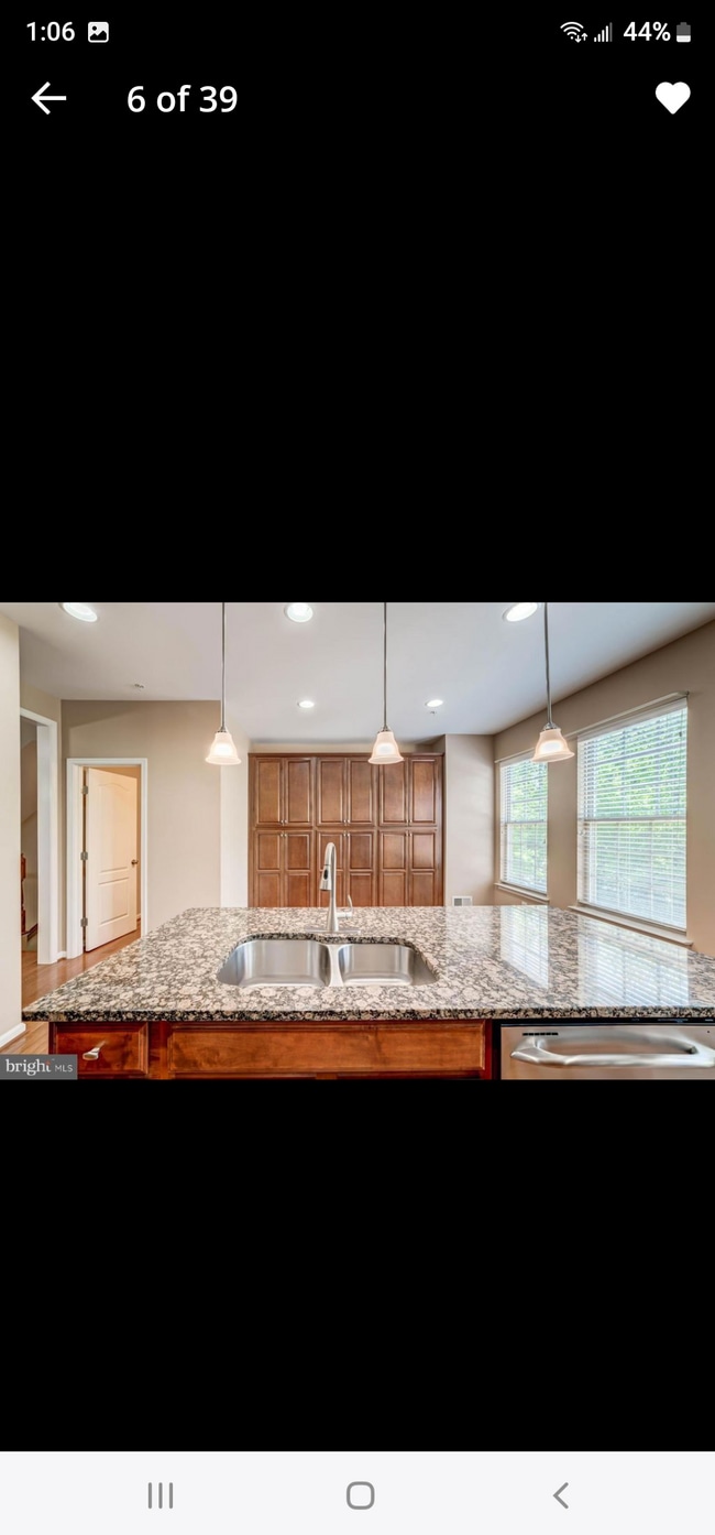 Building Photo - 620 Overlook Park Dr