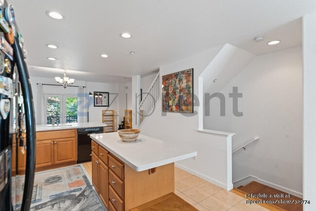 Building Photo - 929 Glen Valley Terrace