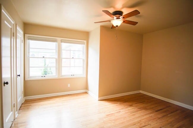 Building Photo - In the Heart of NW-Mid-Century 2Bdr Lives Like a Little House!