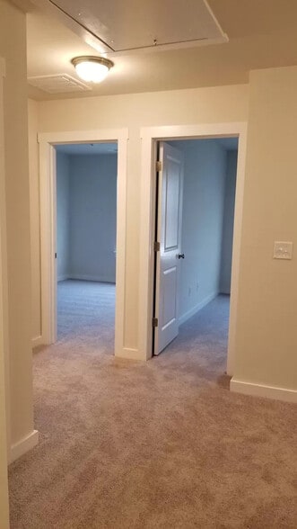 Building Photo - Room in Townhome on Sharon Towns Dr