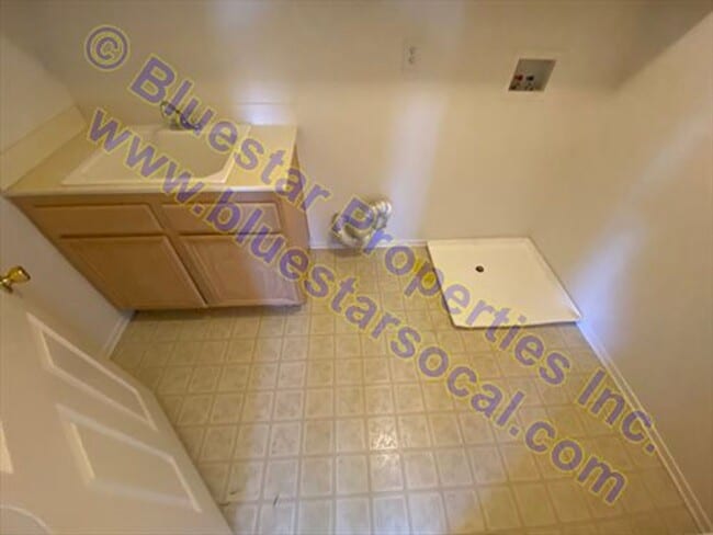 Building Photo - Beautiful 2 Story Home with 3 Car Garage In Victorville