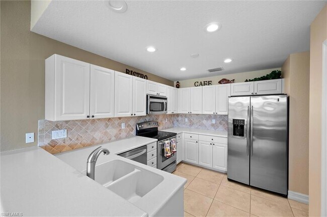 Building Photo - 6815 Ascot Dr