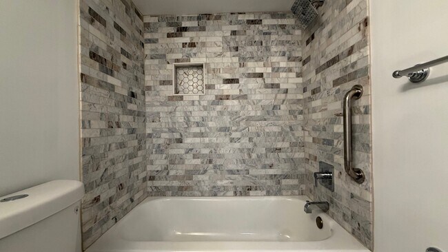 Building Photo - 4548 Rosemarie Dr
