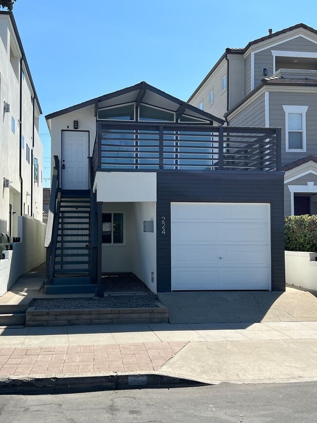 Building Photo - 224 13th St