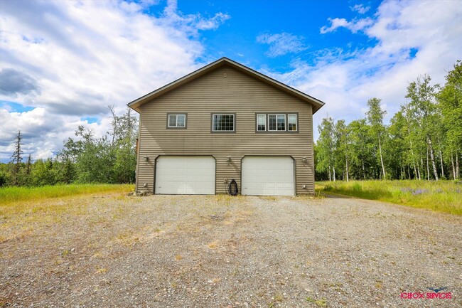 Building Photo - 2 BD, 2 BA Single-Family with Airstrip acc...