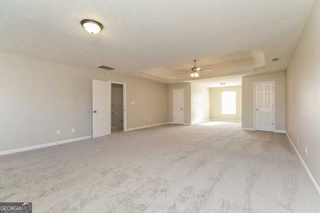 Building Photo - 400 Trinity Tr