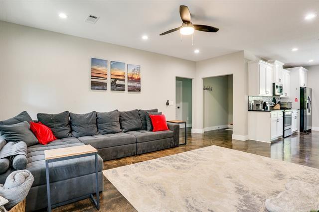 Building Photo - 265 Bentwood Dr