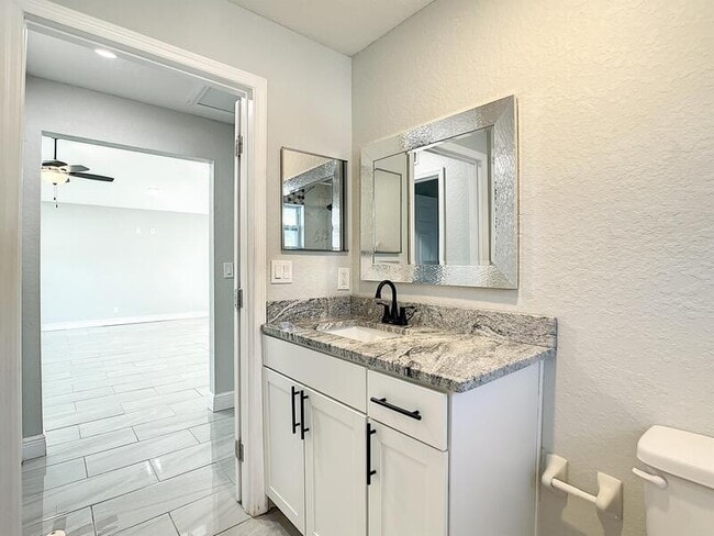 Building Photo - 4650 10th Ave S