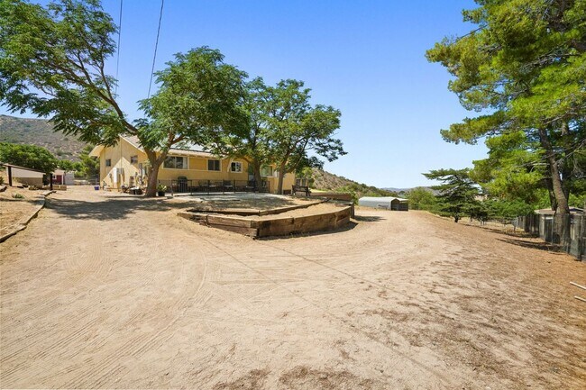 Building Photo - 35315 Glenwall St