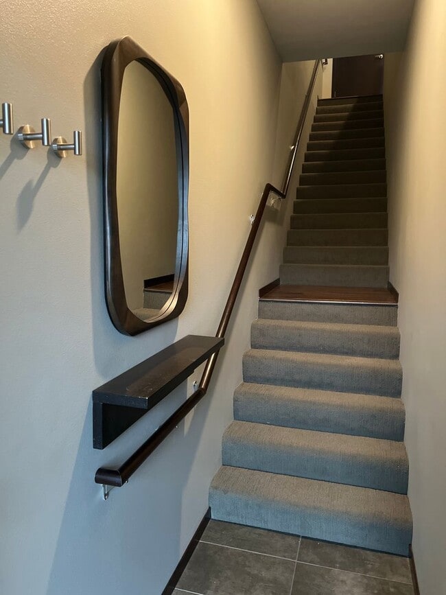 Building Photo - 801 E Mifflin St