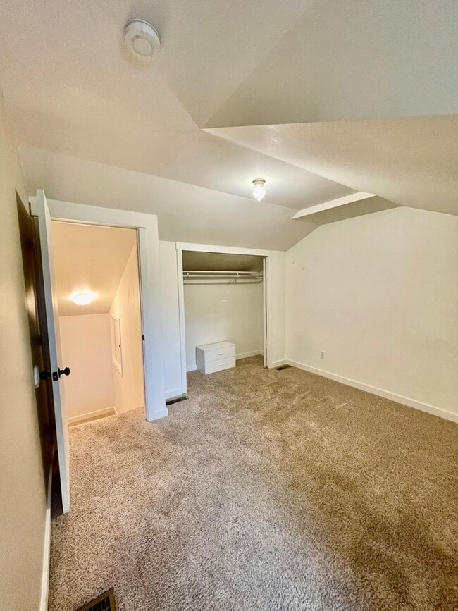 Building Photo - Beautifully Renovated 4-Bedroom Home Near West Blvd