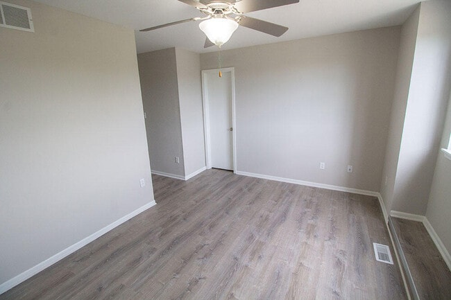 Building Photo - 5307 Silver Mill Dr