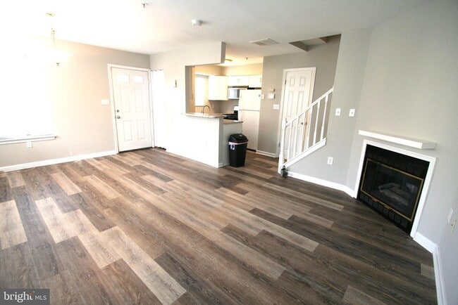 Building Photo - 6233 Sandpiper Ct