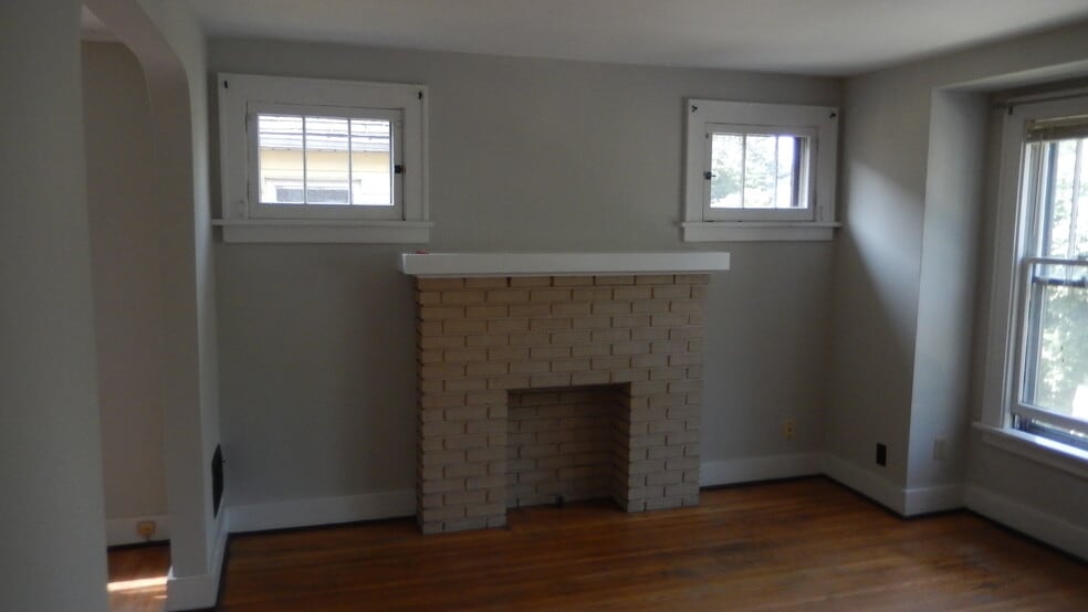 Primary Photo - 94 Shepard Ave