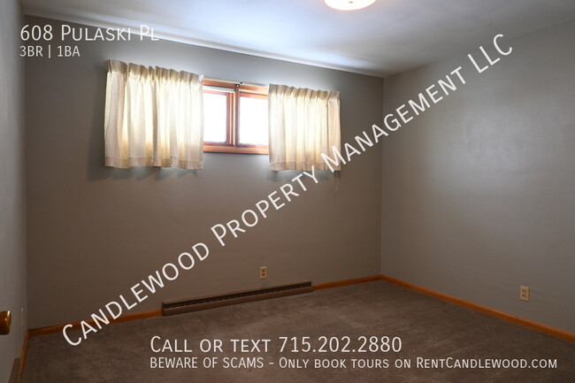 Building Photo - Pet Friendly 3 Bedroom Single Family Home ...