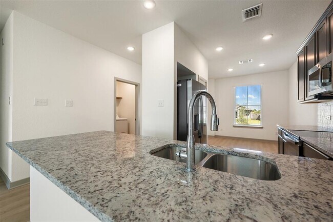 Building Photo - 270 Boatright Blvd