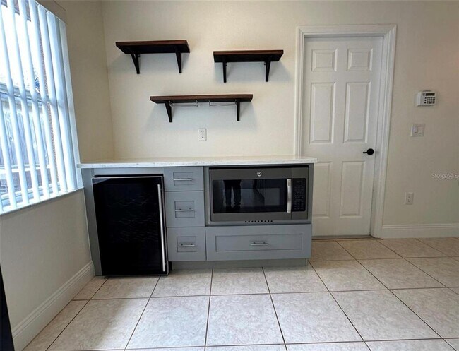 Building Photo - 10707 Flycast Cir