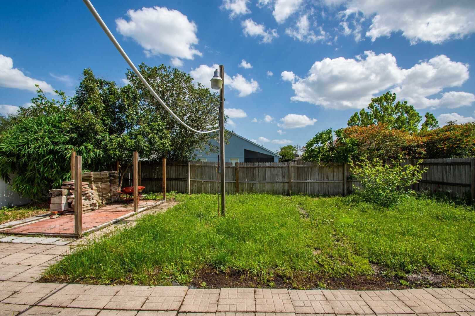 Building Photo - Available Now! 3/2 Home Near Hunter's Cree...