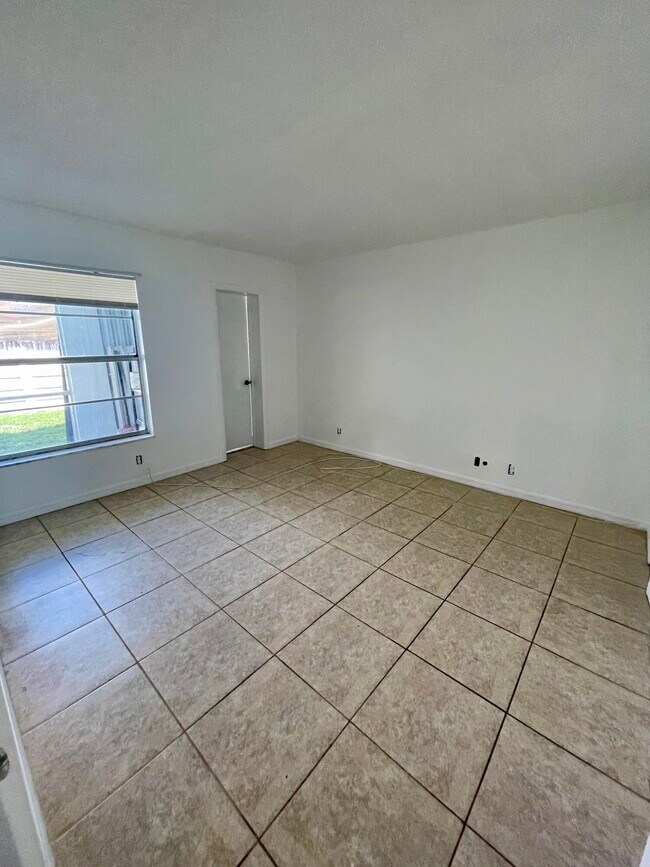 Building Photo - 3777 NW 78th Ave