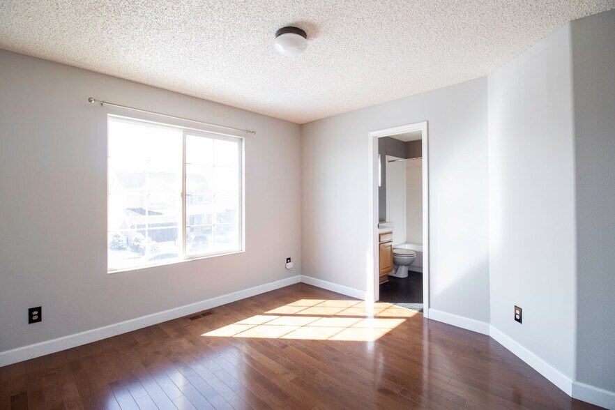 Building Photo - 9360 Wolf Pack Terrace