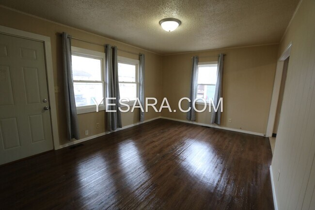 Building Photo - 112-112 Melrose Ct