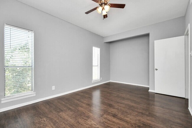 Building Photo - Beautiful 1 Bedroom 1 Bathroom  Available