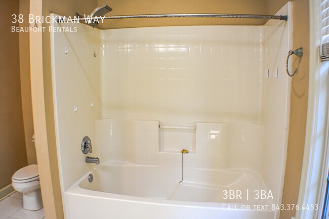 Building Photo - 38 Brickman Way