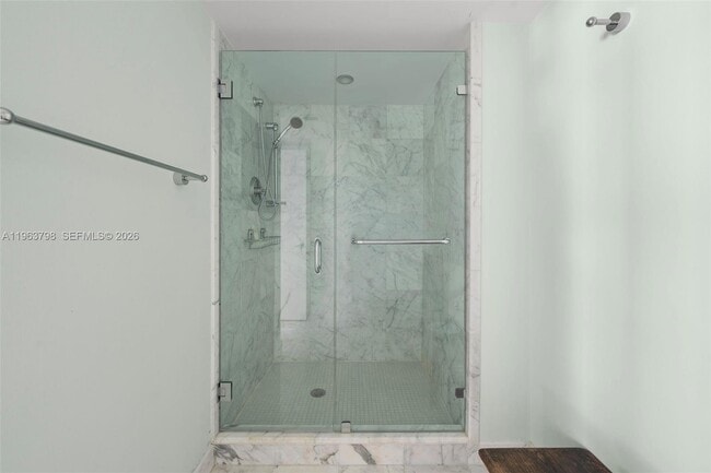 Building Photo - 400 South Pointe Dr