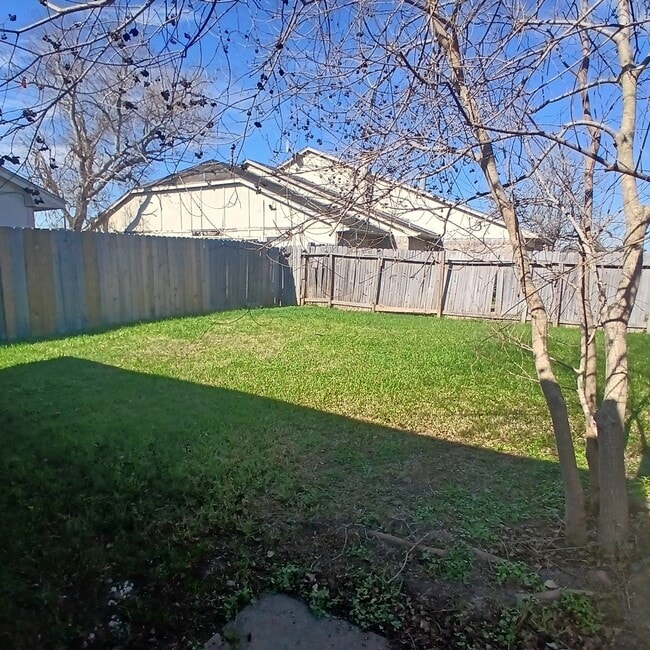 Building Photo - 5434 Parkridge Dr