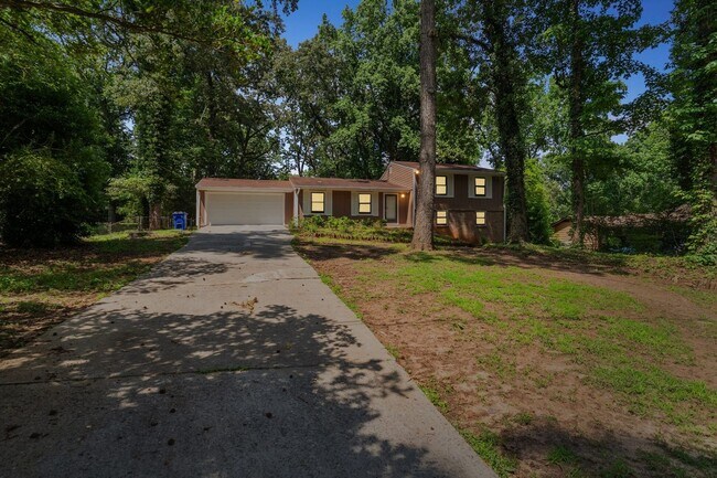 Building Photo - Spacious 4BR House in Lawrenceville