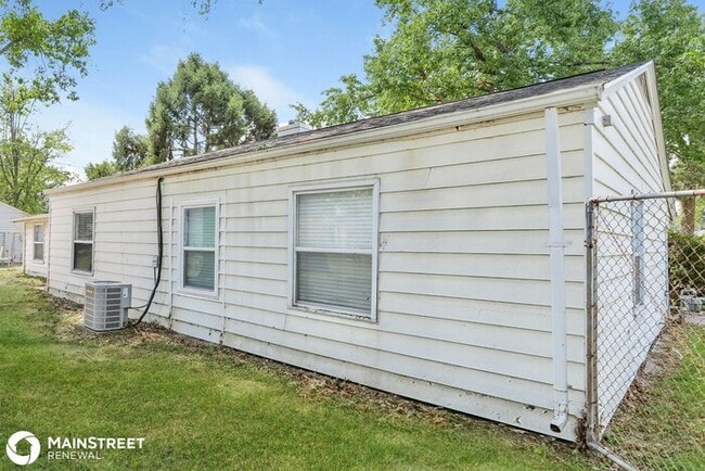 Building Photo - 23 JAMESTOWN DR, ST PETERS, MO 63376