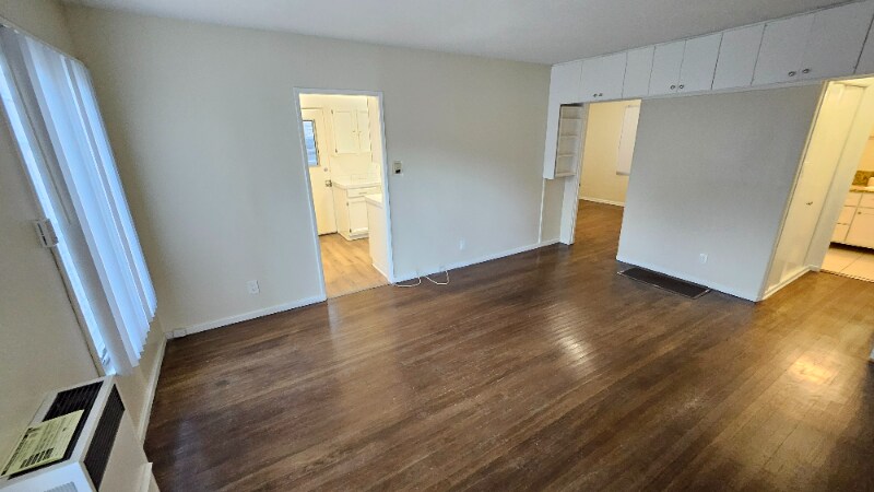 Building Photo - 519 N Gardner St