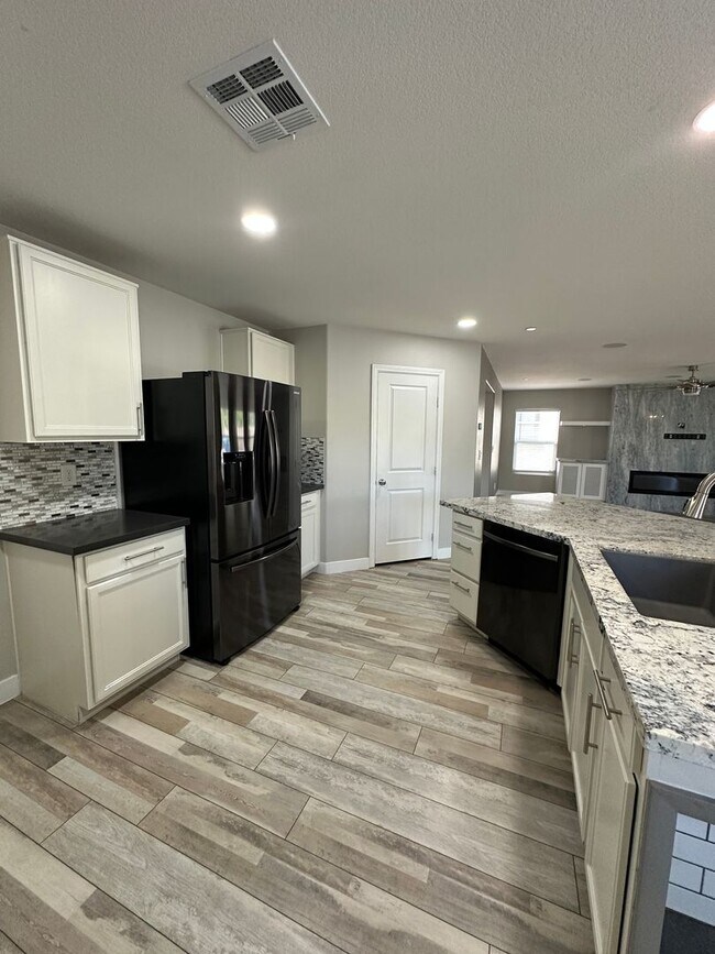 Building Photo - 7758 Meng Ct