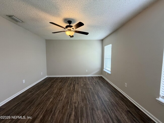 Building Photo - 6902 Southern Oaks Dr W
