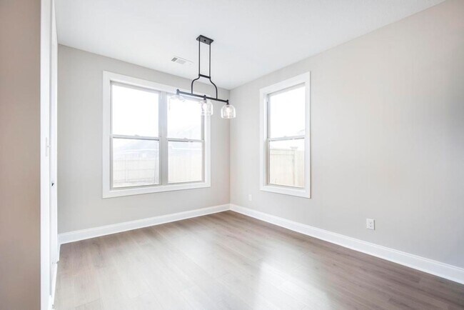 Building Photo - 402 Otters Rdg Dr